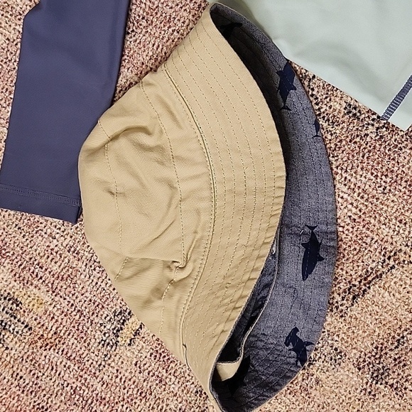 Carter's Fin-tastic Rashguard Swim Trunks with Reversible Bucket Hat - Picture 4 of 6